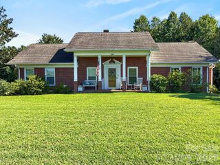 159 W Mountain Street, Rutherfordton, NC 28139