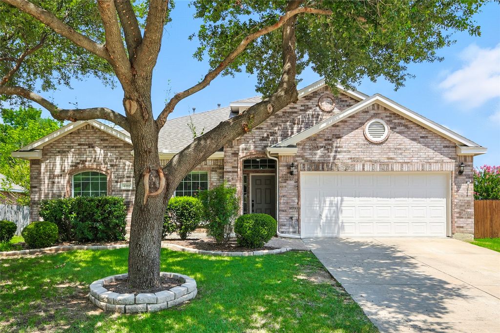 4305 Wilmette Drive, Corinth, TX 76208