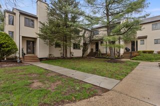 14 Cedar Ct, Raritan Twp., NJ 08822