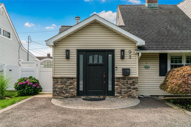 93 Duckpond Drive N, Wantagh, NY 11793