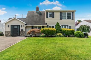93 Duckpond Drive N, Wantagh, NY 11793
