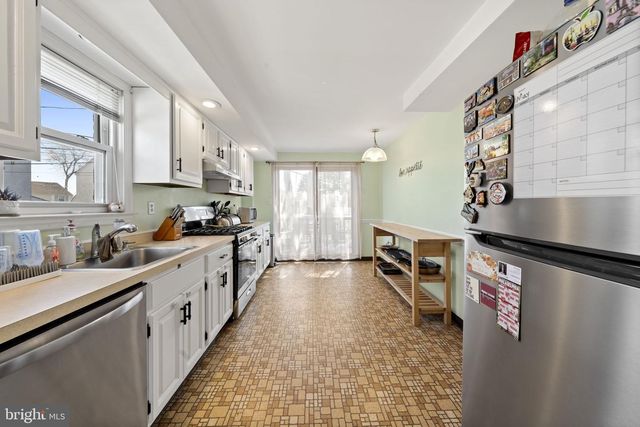 605 CIRCLE TER, Morton, PA 19070