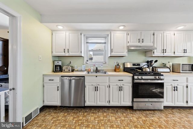 605 CIRCLE TER, Morton, PA 19070