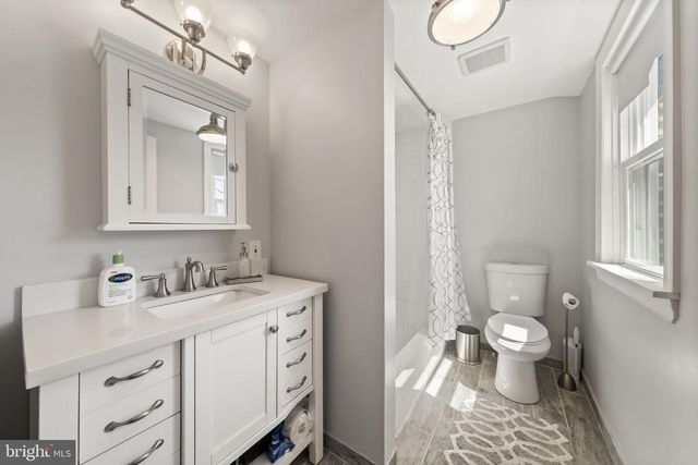 605 CIRCLE TER, Morton, PA 19070