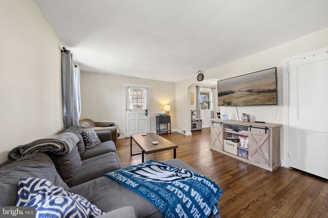 605 CIRCLE TER, Morton, PA 19070