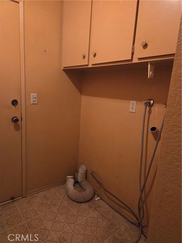 13877 Shablow Avenue, Sylmar (los Angeles), CA 91342