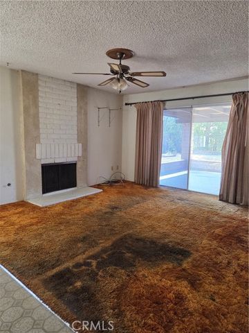 13877 Shablow Avenue, Sylmar (los Angeles), CA 91342