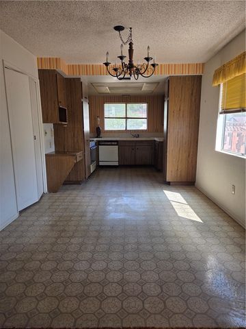 13877 Shablow Avenue, Sylmar (los Angeles), CA 91342