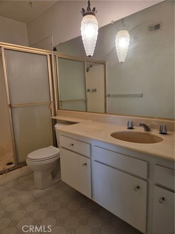 13877 Shablow Avenue, Sylmar (los Angeles), CA 91342