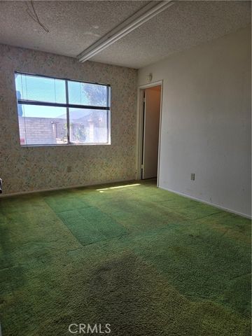 13877 Shablow Avenue, Sylmar (los Angeles), CA 91342