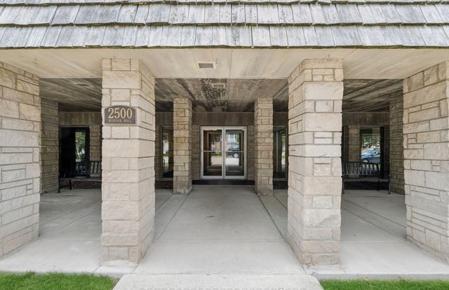 2500 Windsor Mall 1F, Park Ridge, IL 60068