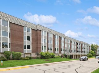 2500 Windsor Mall 1F, Park Ridge, IL 60068