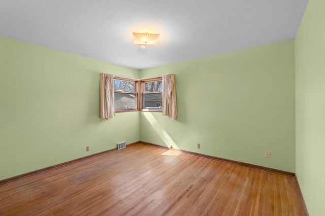 5251 Quebec Avenue N, New Hope, MN 55428