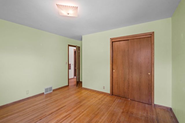 5251 Quebec Avenue N, New Hope, MN 55428