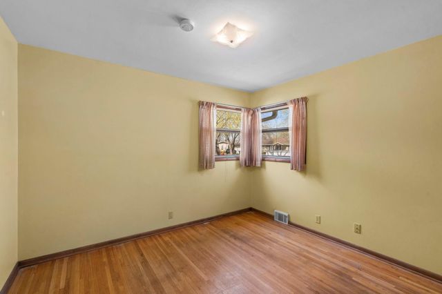 5251 Quebec Avenue N, New Hope, MN 55428