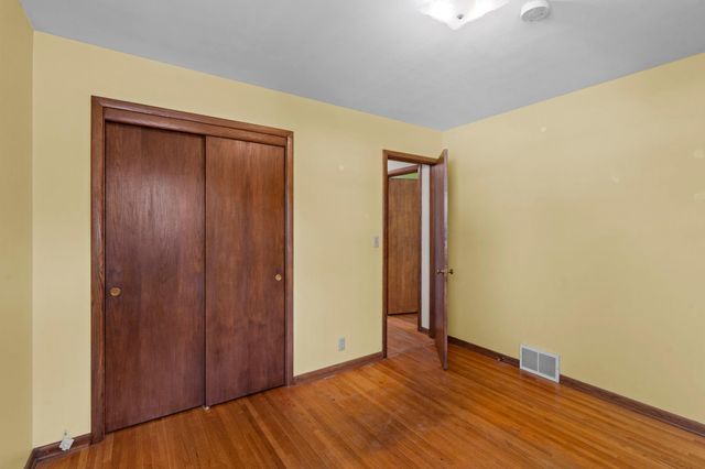 5251 Quebec Avenue N, New Hope, MN 55428