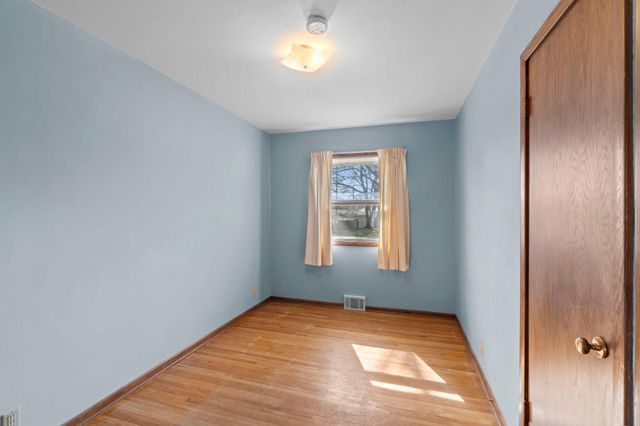 5251 Quebec Avenue N, New Hope, MN 55428