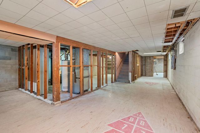 5251 Quebec Avenue N, New Hope, MN 55428