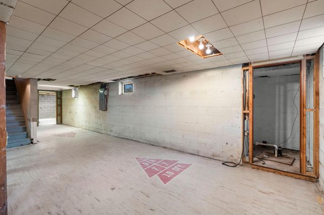 5251 Quebec Avenue N, New Hope, MN 55428