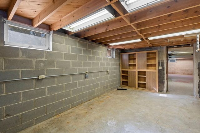 5251 Quebec Avenue N, New Hope, MN 55428