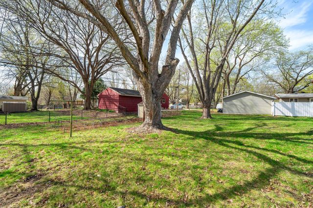 5251 Quebec Avenue N, New Hope, MN 55428