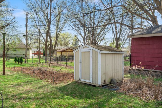 5251 Quebec Avenue N, New Hope, MN 55428