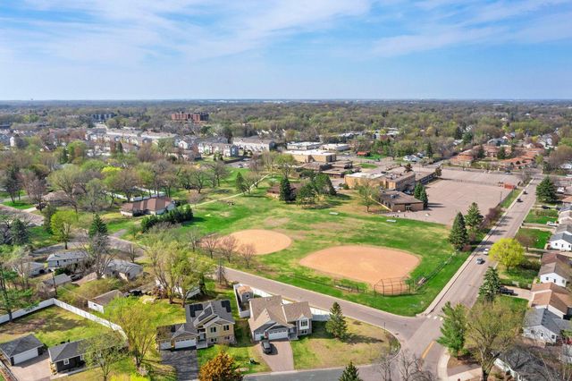 5251 Quebec Avenue N, New Hope, MN 55428