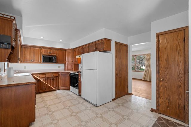 5251 Quebec Avenue N, New Hope, MN 55428