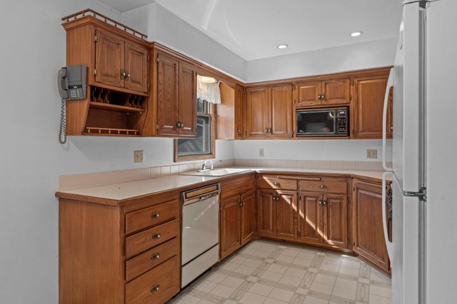 5251 Quebec Avenue N, New Hope, MN 55428