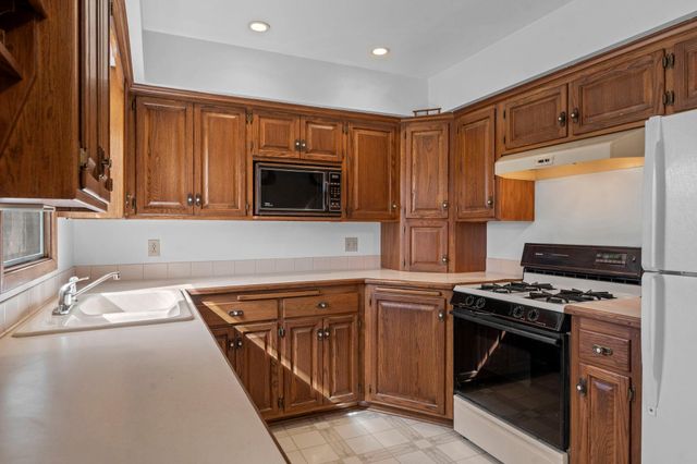 5251 Quebec Avenue N, New Hope, MN 55428