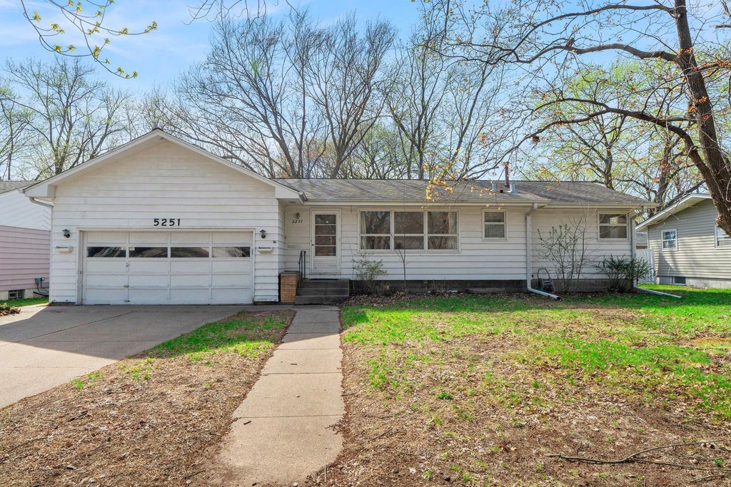 5251 Quebec Avenue N, New Hope, MN 55428