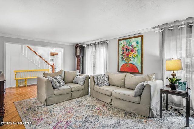 4132 Sheraton Road, Ottawa Hills, OH 43606