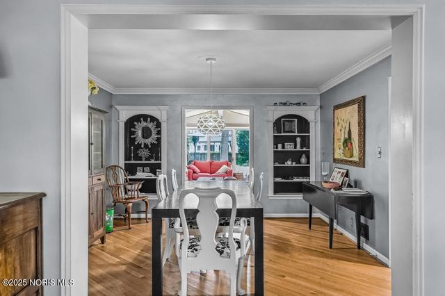 4132 Sheraton Road, Ottawa Hills, OH 43606