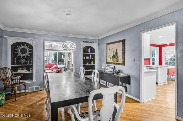 4132 Sheraton Road, Ottawa Hills, OH 43606