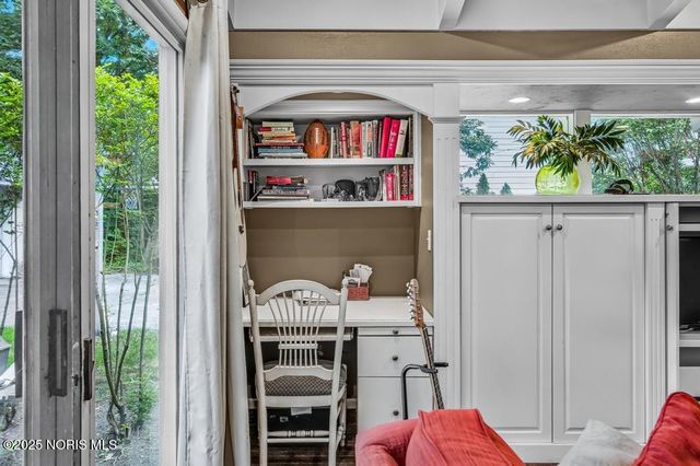 4132 Sheraton Road, Ottawa Hills, OH 43606