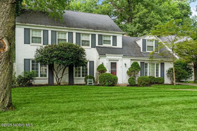 4132 Sheraton Road, Ottawa Hills, OH 43606