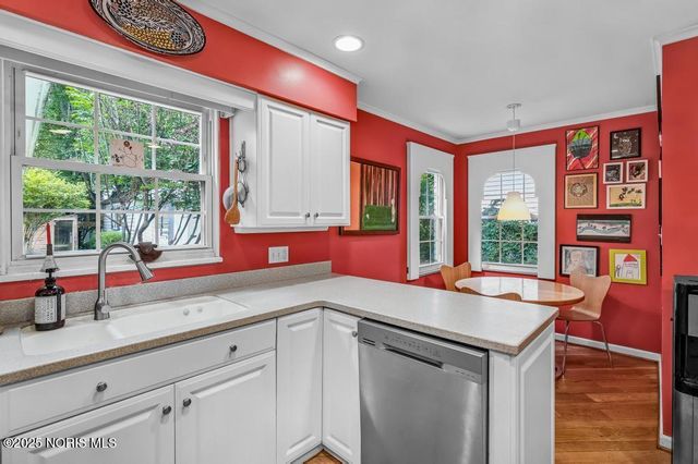 4132 Sheraton Road, Ottawa Hills, OH 43606