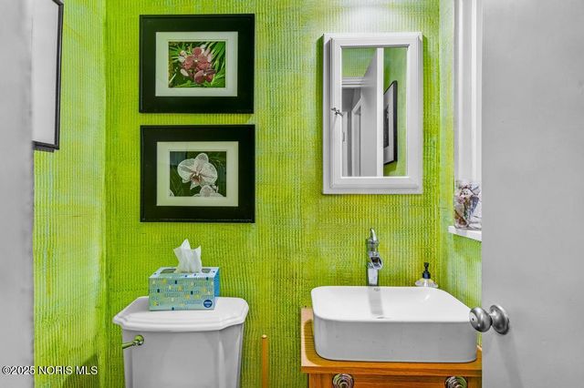 4132 Sheraton Road, Ottawa Hills, OH 43606