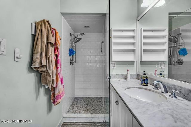 4132 Sheraton Road, Ottawa Hills, OH 43606