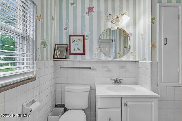 4132 Sheraton Road, Ottawa Hills, OH 43606