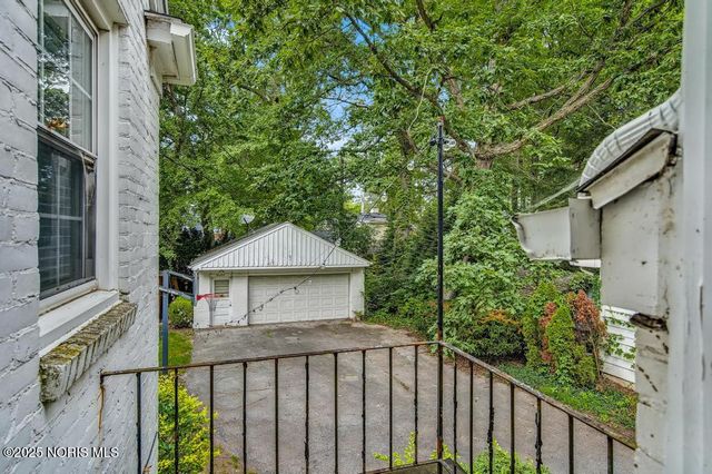 4132 Sheraton Road, Ottawa Hills, OH 43606