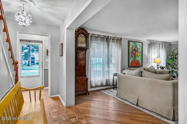 4132 Sheraton Road, Ottawa Hills, OH 43606