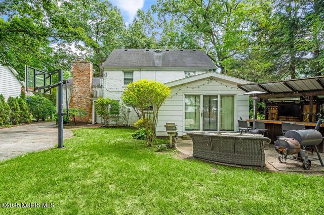 4132 Sheraton Road, Ottawa Hills, OH 43606