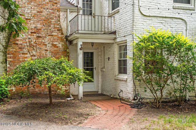 4132 Sheraton Road, Ottawa Hills, OH 43606