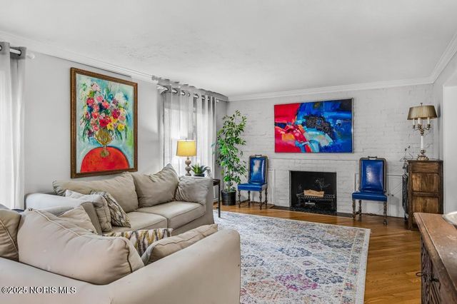 4132 Sheraton Road, Ottawa Hills, OH 43606