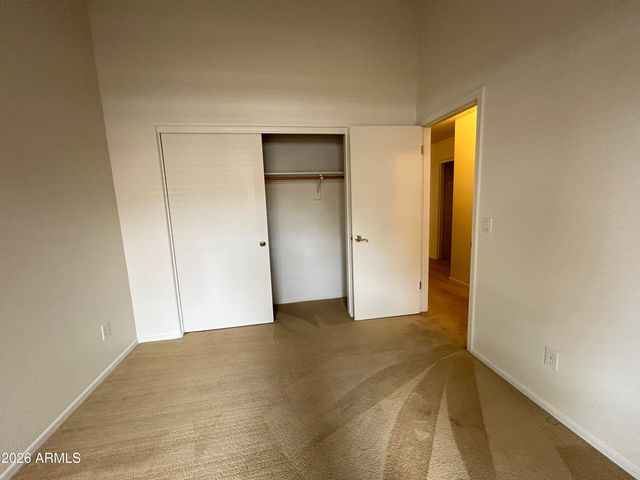 8571 W VOGEL Avenue, Peoria, AZ 85345