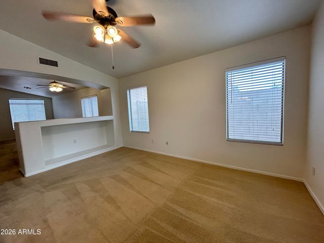 8571 W VOGEL Avenue, Peoria, AZ 85345