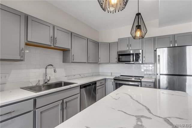 5712 Main Street 200, Amherst, NY 14221