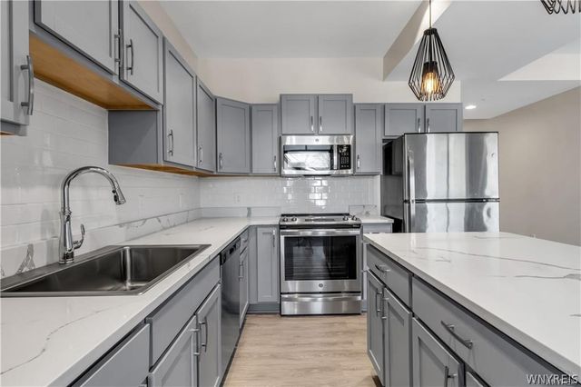 5712 Main Street 200, Amherst, NY 14221