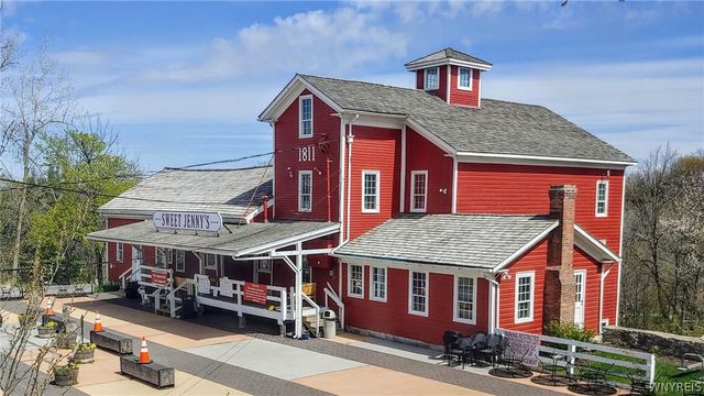 5712 Main Street 200, Amherst, NY 14221